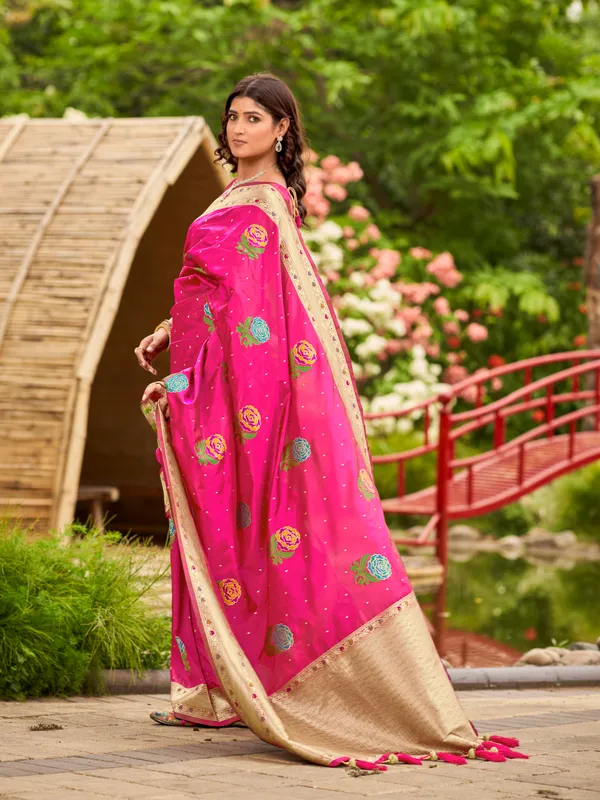 Manohari_Womens_Most_Trendy_Banarasi_Satin_Silk_Woven_Lemonade_Pink_Colorful_Flower_Pattern_Saree_With_Heavy_Jacquard_Work_Saree_With_Blouse_Piece