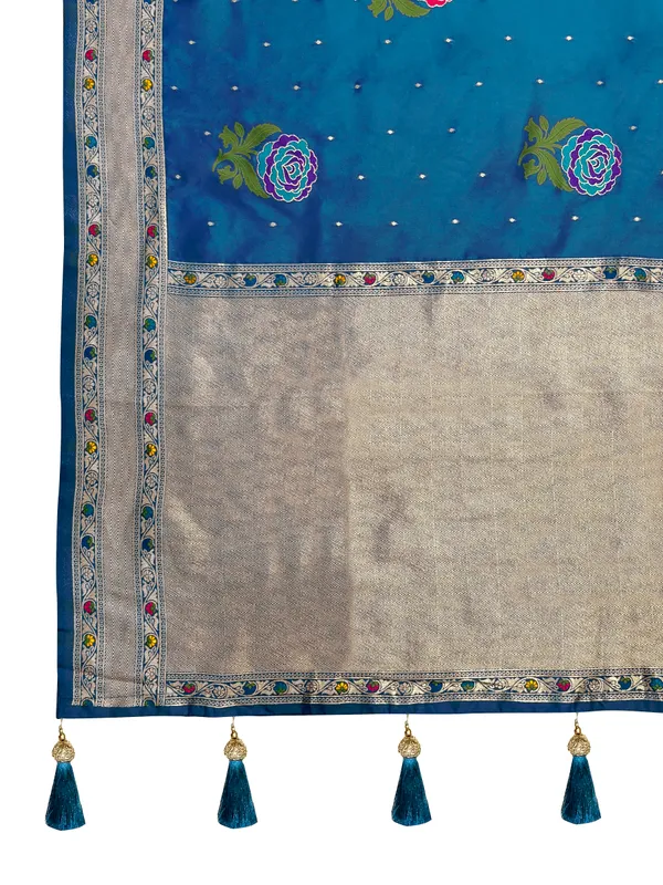 Manohari_Womens_Most_Trendy_Banarasi_Satin_Silk_Woven_Peacock_Blue_Colorful_Flower_Pattern_Saree_With_Heavy_Jacquard_Work_Saree_With_Blouse_Piece