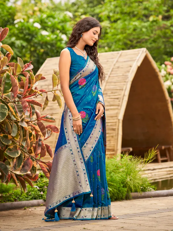 Manohari_Womens_Most_Trendy_Banarasi_Satin_Silk_Woven_Peacock_Blue_Colorful_Flower_Pattern_Saree_With_Heavy_Jacquard_Work_Saree_With_Blouse_Piece