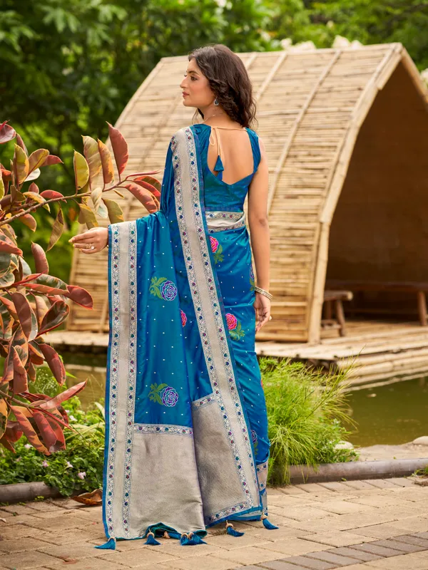 Manohari_Womens_Most_Trendy_Banarasi_Satin_Silk_Woven_Peacock_Blue_Colorful_Flower_Pattern_Saree_With_Heavy_Jacquard_Work_Saree_With_Blouse_Piece