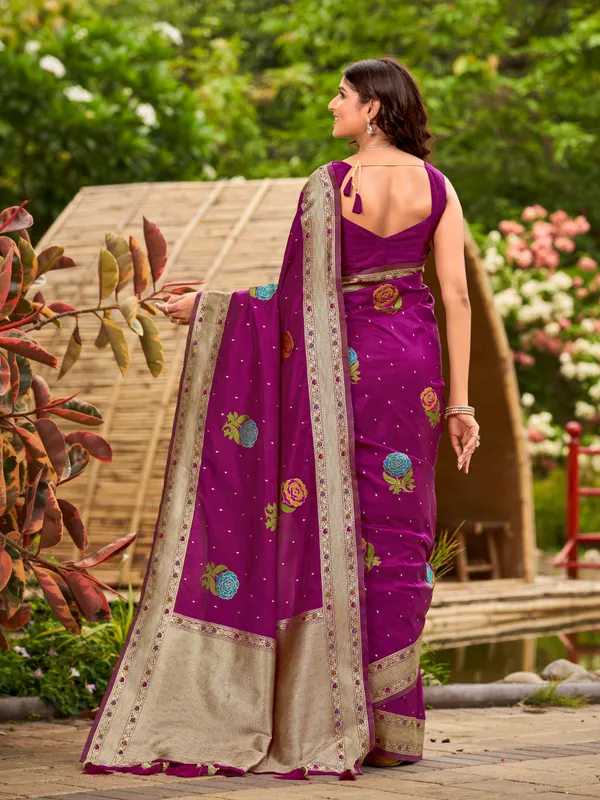 Manohari_Womens_Most_Trendy_Banarasi_Satin_Silk_Woven_Magenta_Colorful_Flower_Pattern_Saree_With_Heavy_Jacquard_Work_Saree_With_Blouse_Piece