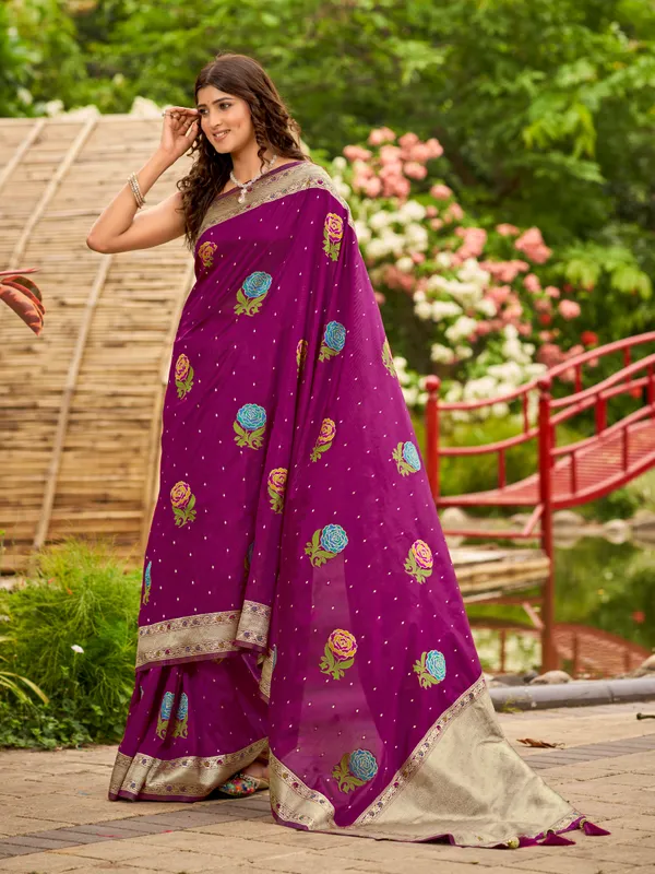 Manohari_Womens_Most_Trendy_Banarasi_Satin_Silk_Woven_Magenta_Colorful_Flower_Pattern_Saree_With_Heavy_Jacquard_Work_Saree_With_Blouse_Piece