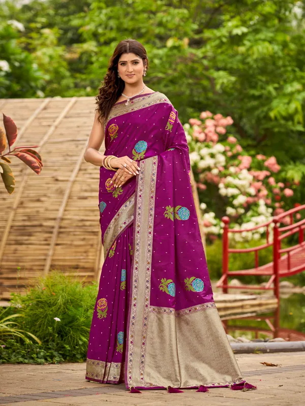 Manohari_Womens_Most_Trendy_Banarasi_Satin_Silk_Woven_Magenta_Colorful_Flower_Pattern_Saree_With_Heavy_Jacquard_Work_Saree_With_Blouse_Piece