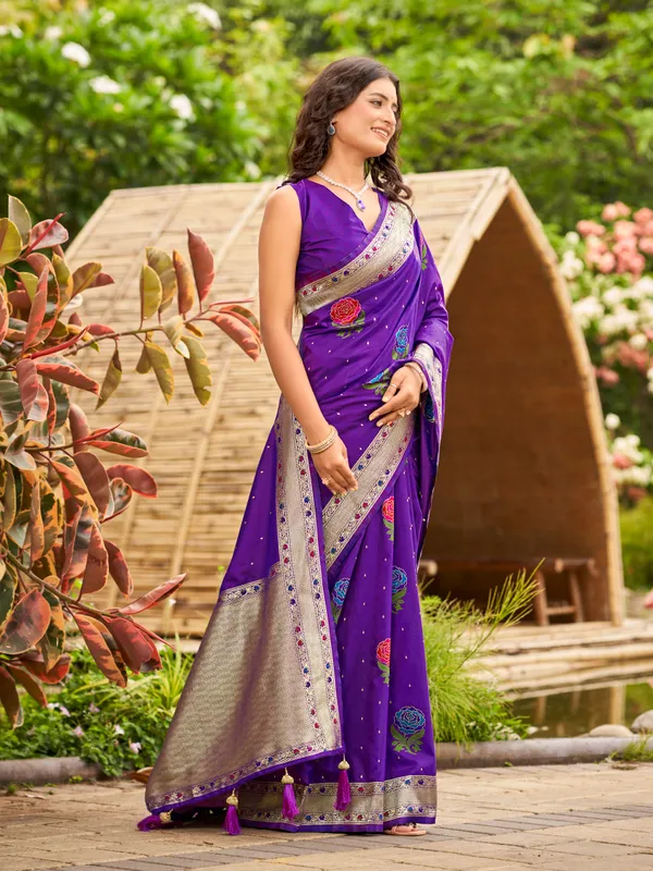 Manohari_Womens_Most_Trendy_Banarasi_Satin_Silk_Woven_Purple_Colorful_Flower_Pattern_Saree_With_Heavy_Jacquard_Work_Saree_With_Blouse_Piece