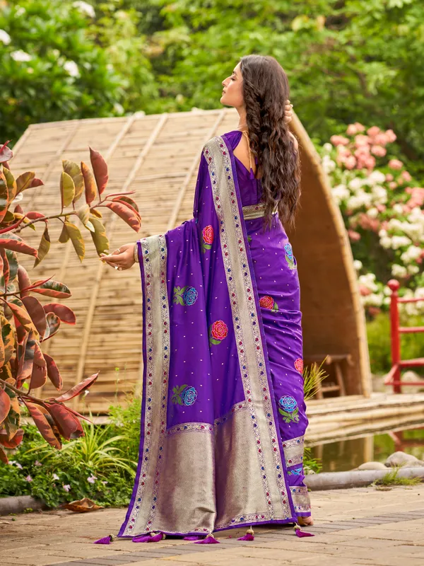 Manohari_Womens_Most_Trendy_Banarasi_Satin_Silk_Woven_Purple_Colorful_Flower_Pattern_Saree_With_Heavy_Jacquard_Work_Saree_With_Blouse_Piece