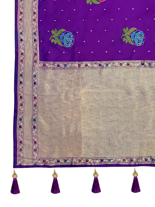 Manohari_Womens_Most_Trendy_Banarasi_Satin_Silk_Woven_Purple_Colorful_Flower_Pattern_Saree_With_Heavy_Jacquard_Work_Saree_With_Blouse_Piece