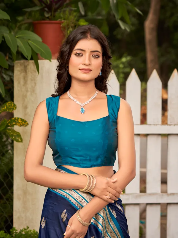 Manohari_Womens_Most_Trendy_Banarasi_Satin_Silk_Woven_Navy_Blue_Flower_Pattern_Saree_With_Heavy_Jacquard_Work_Saree_With_Blouse_Piece