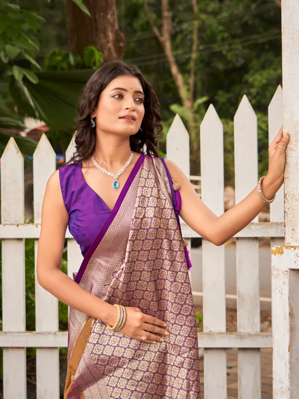 Manohari_Womens_Most_Trendy_Banarasi_Satin_Silk_Woven_Orange_Brown_Animal_Design_Pattern_Pattern_Saree_With_Heavy_Jacquard_Work_Saree_With_Blouse_Piece