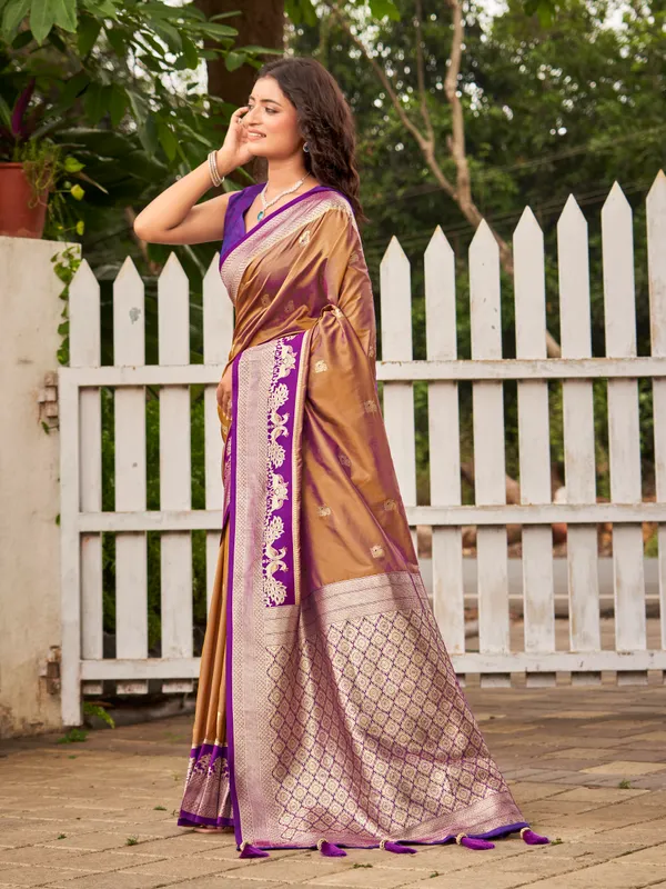 Manohari_Womens_Most_Trendy_Banarasi_Satin_Silk_Woven_Orange_Brown_Animal_Design_Pattern_Pattern_Saree_With_Heavy_Jacquard_Work_Saree_With_Blouse_Piece