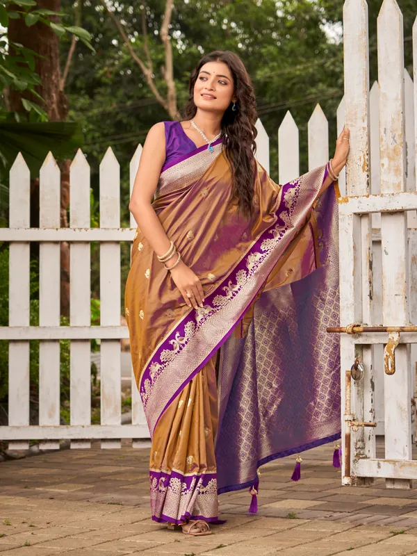 Manohari_Womens_Most_Trendy_Banarasi_Satin_Silk_Woven_Orange_Brown_Animal_Design_Pattern_Pattern_Saree_With_Heavy_Jacquard_Work_Saree_With_Blouse_Piece