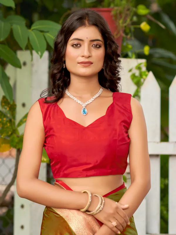 Manohari_Womens_Most_Trendy_Banarasi_Satin_Silk_Woven_Olive_Green_Animal_Design_Pattern_Pattern_Saree_With_Heavy_Jacquard_Work_Saree_With_Blouse_Piece
