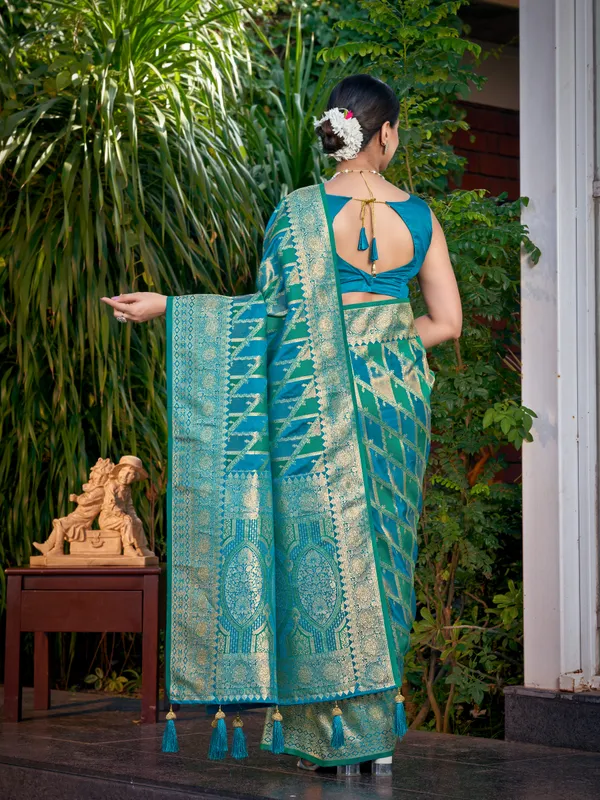 Manohari_Womens_Most_Trendy_Banarasi_Satin_Silk_Woven_Turquiose_Blue_Saree_With_Heavy_Jacquard_Work_Saree_With_Blouse_Piece