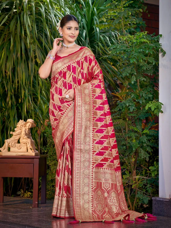 Manohari_Womens_Most_Trendy_Banarasi_Satin_Silk_Woven_Dark_Pink_Saree_With_Heavy_Jacquard_Work_Saree_With_Blouse_Piece