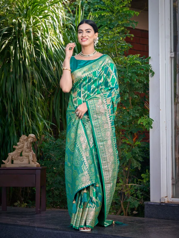 Manohari_Womens_Most_Trendy_Banarasi_Satin_Silk_Woven_Aqua_Green_Saree_With_Heavy_Jacquard_Work_Saree_With_Blouse_Piece