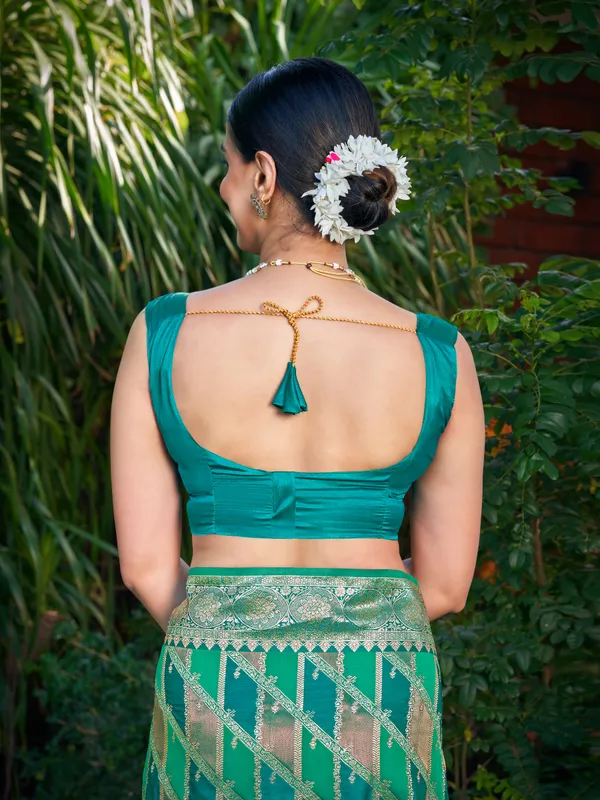 Manohari_Womens_Most_Trendy_Banarasi_Satin_Silk_Woven_Aqua_Green_Saree_With_Heavy_Jacquard_Work_Saree_With_Blouse_Piece