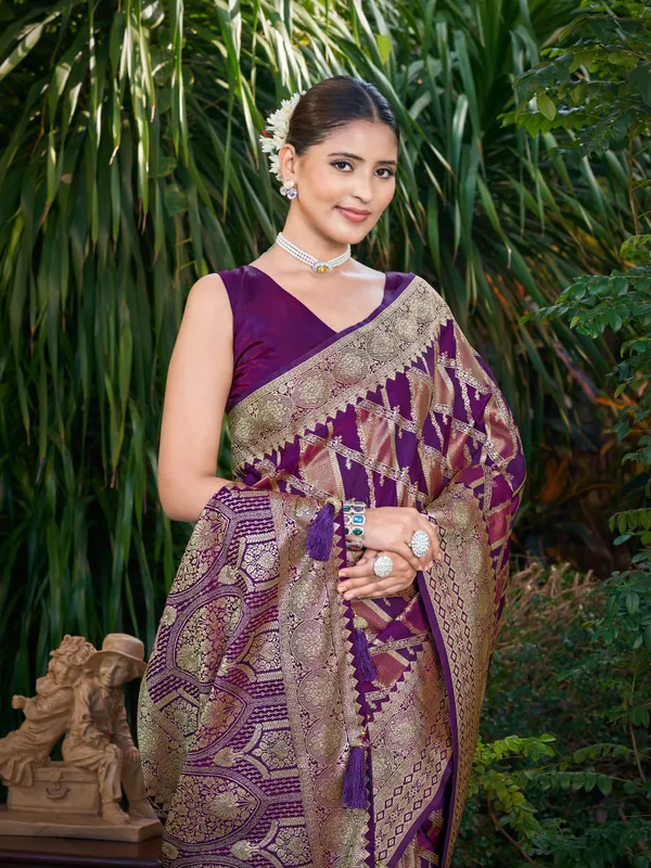 Manohari_Womens_Most_Trendy_Banarasi_Satin_Silk_Woven_Purple_Wine_Saree_With_Heavy_Jacquard_Work_Saree_With_Blouse_Piece