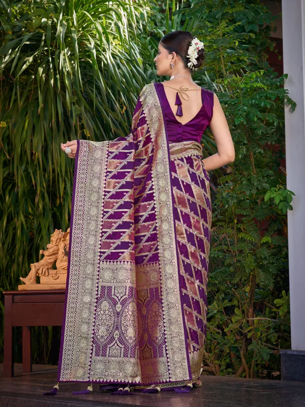 Manohari_Womens_Most_Trendy_Banarasi_Satin_Silk_Woven_Purple_Wine_Saree_With_Heavy_Jacquard_Work_Saree_With_Blouse_Piece