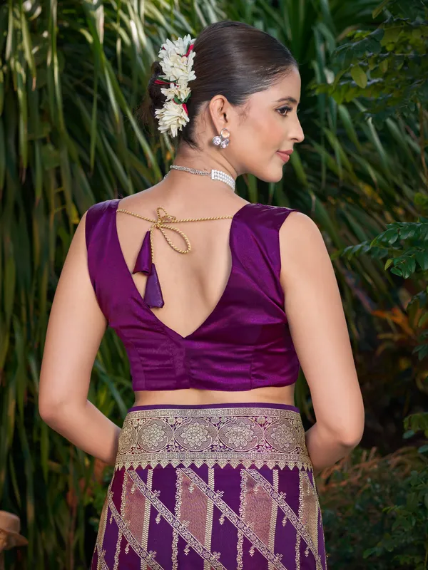 Manohari_Womens_Most_Trendy_Banarasi_Satin_Silk_Woven_Purple_Wine_Saree_With_Heavy_Jacquard_Work_Saree_With_Blouse_Piece