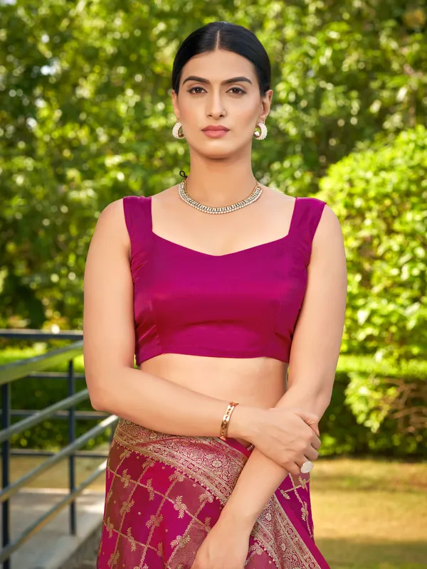 Manohari_Womens_Most_Trendy_Banarasi_Satin_Silk_Woven_Rani_Pink_Saree_With_Heavy_Jacquard_Work_Saree_With_Blouse_Piece