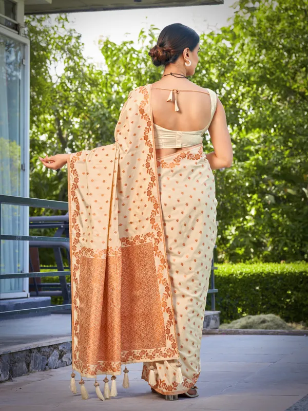 Manohari_Womens_Most_Trendy_Banarasi_Satin_Silk_Woven_Creamy_Beige_Saree_With_Heavy_Jacquard_Work_Saree_With_Blouse_Piece