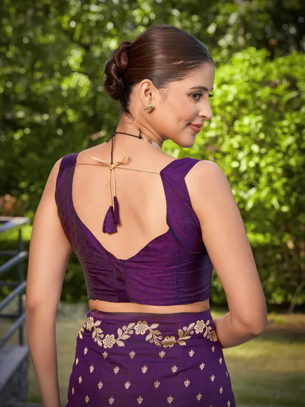 Manohari_Womens_Most_Trendy_Banarasi_Satin_Silk_Woven_Dark_Purple_Saree_With_Heavy_Jacquard_Work_Saree_With_Blouse_Piece