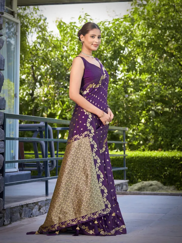 Manohari_Womens_Most_Trendy_Banarasi_Satin_Silk_Woven_Dark_Purple_Saree_With_Heavy_Jacquard_Work_Saree_With_Blouse_Piece
