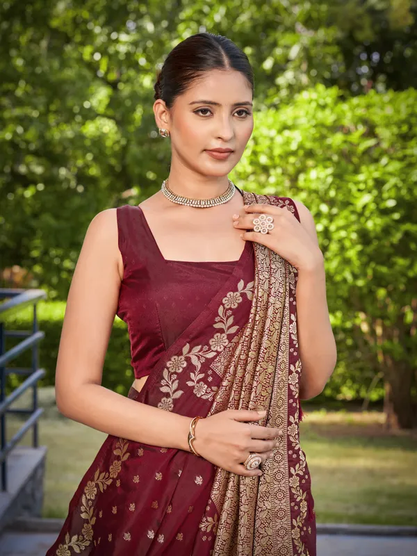 Manohari_Womens_Most_Trendy_Banarasi_Satin_Silk_Woven_Dark_Maroon_Saree_With_Heavy_Jacquard_Work_Saree_With_Blouse_Piece