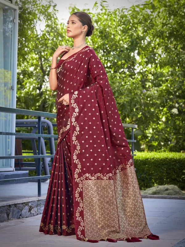 Manohari_Womens_Most_Trendy_Banarasi_Satin_Silk_Woven_Dark_Maroon_Saree_With_Heavy_Jacquard_Work_Saree_With_Blouse_Piece