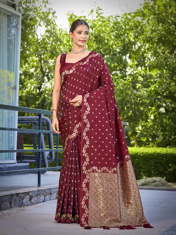 Manohari_Womens_Most_Trendy_Banarasi_Satin_Silk_Woven_Dark_Maroon_Saree_With_Heavy_Jacquard_Work_Saree_With_Blouse_Piece