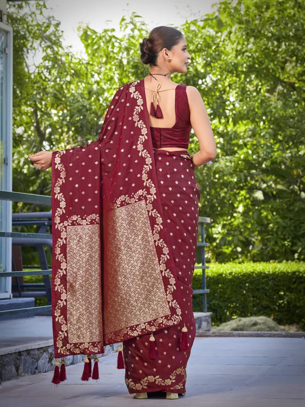 Manohari_Womens_Most_Trendy_Banarasi_Satin_Silk_Woven_Dark_Maroon_Saree_With_Heavy_Jacquard_Work_Saree_With_Blouse_Piece