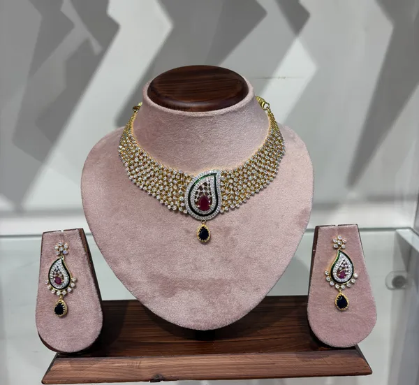 Traditional_Kundan_Choker_Necklace_Set_With_Ruby_&_Emerald_Accents