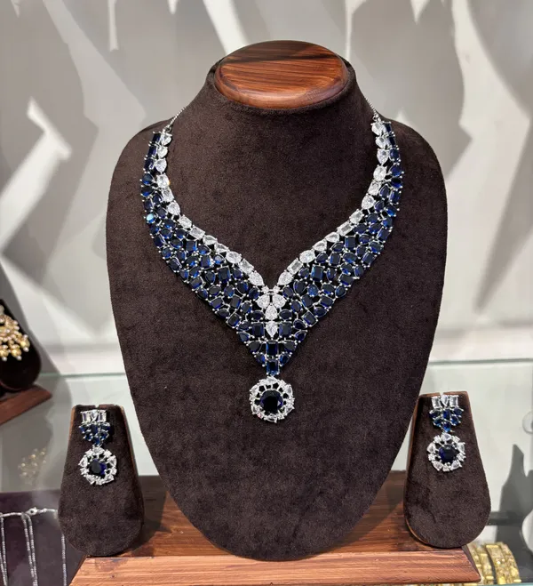 Blue_&_Silver_Stone_Studded_Necklace_Set_With_Earrings