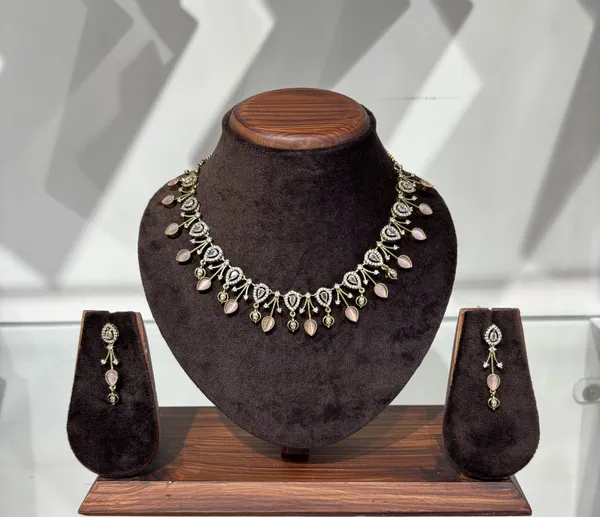 Antique_Gold_&_Pink_Stone_Necklace_Set_With_Matching_Earrings
