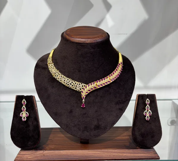 Gold-Plated_Ruby_Stone_Studded_Necklace_Set_With_Matching_Earrings