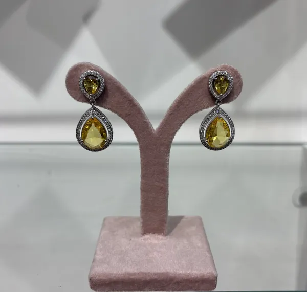 Yellow_Stone_Teardrop_Earrings_With_Pave_Setting