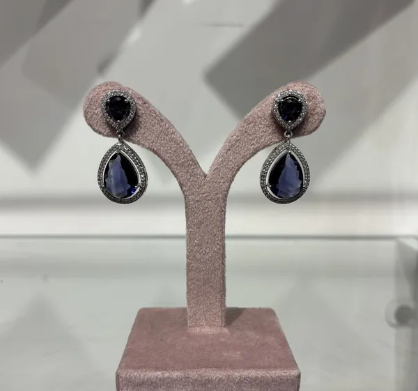 Elegant_Blue_Stone_Drop_Earrings_With_Pear-Shaped_Design