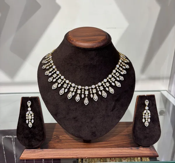 Elegant_Crystal_Stone_Necklace_And_Earring_Set_-_Gold_Tone_Traditional_Jewelry