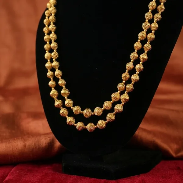 Golden_Elegant_Necklace_Set_For_Women