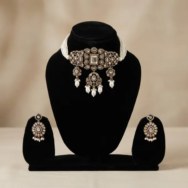 Silver_Embellished_Cap_With_Crystal_Brooch_Set_Traditional_Ornamental_Design