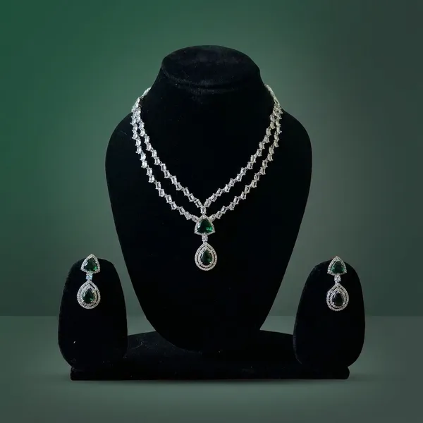 Elegant_Green_Stone_Silver_Tone_Necklace_Set_With_Matching_Earrings