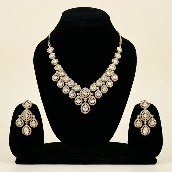 Golden_Necklace_Set_For_Women