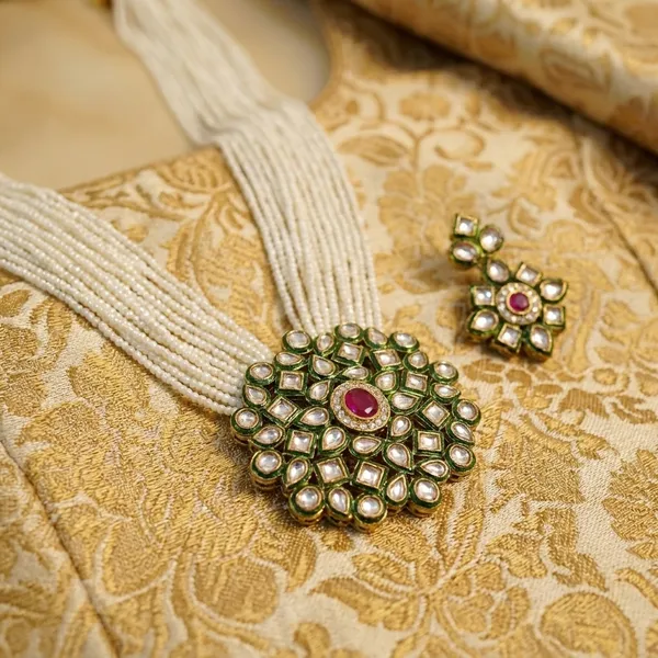 Multicolor_Elegant_Necklace_Set_For_Women