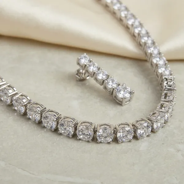 Elegant_Silver_Tone_Crystal_Necklace_Set_With_Earrings