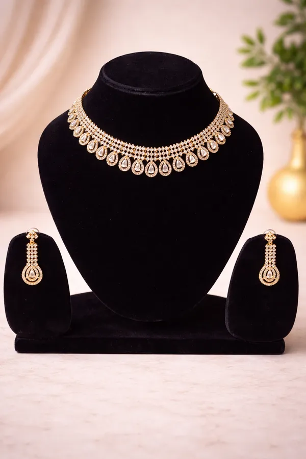 Elegant_Golden_Necklace_With_Earrings_Set_For_Women