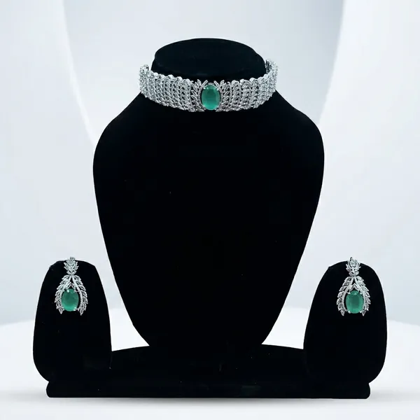 Silver_Elegant_Necklace_Set_With_Green_Stone_Embellishment