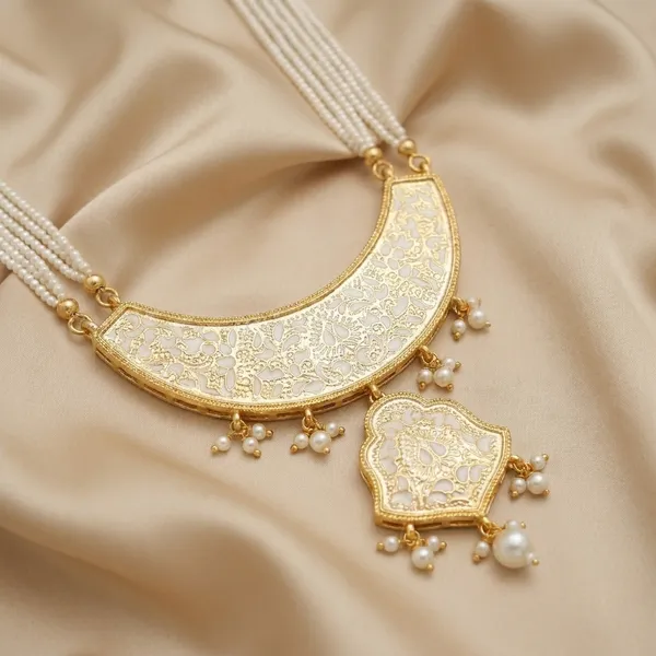 Kundan_Crescent_Moon_Choker_Necklace_With_Pearl_Drops