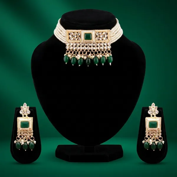 Golden_Elegant_Necklace_Set_With_Green_Stone_For_Women