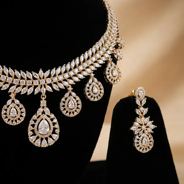 Golden_Traditional_Necklace_Set_With_Earrings