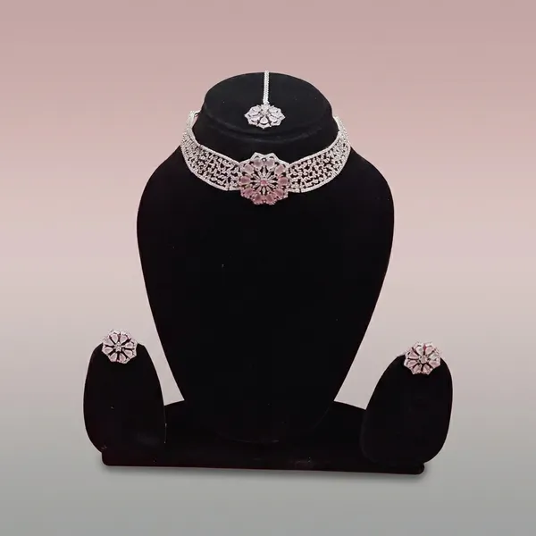 Traditional_Silver_Toned_Bridal_Maang_Tikka_With_Matha_Patti