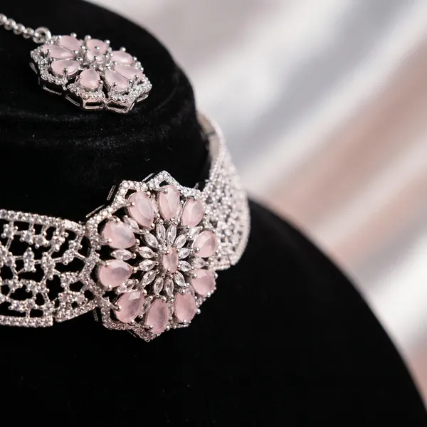 Traditional_Silver_Toned_Bridal_Maang_Tikka_With_Matha_Patti
